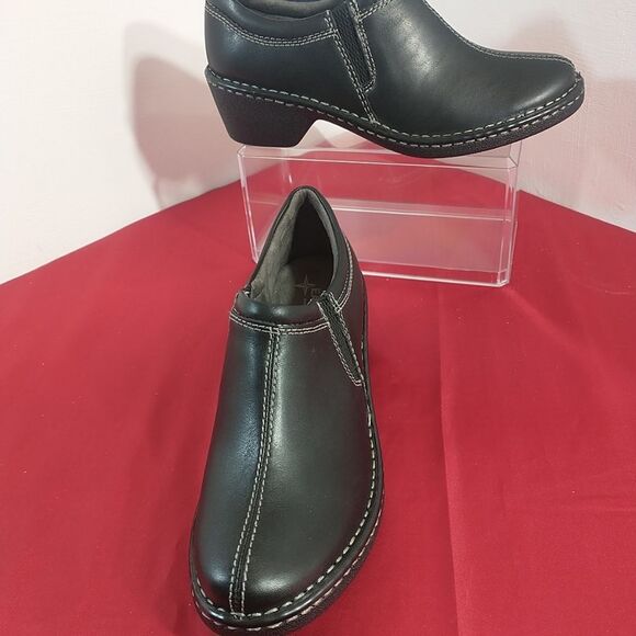 Eastland Shoes Womens 8M Amore Slip On Clog Loafer 3096-01 Black Leather Heels. - Picture 1 of 9